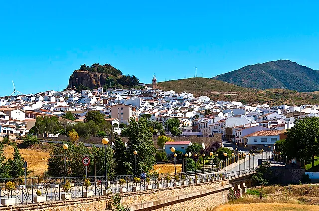 The white town of Ardales below its castle rock